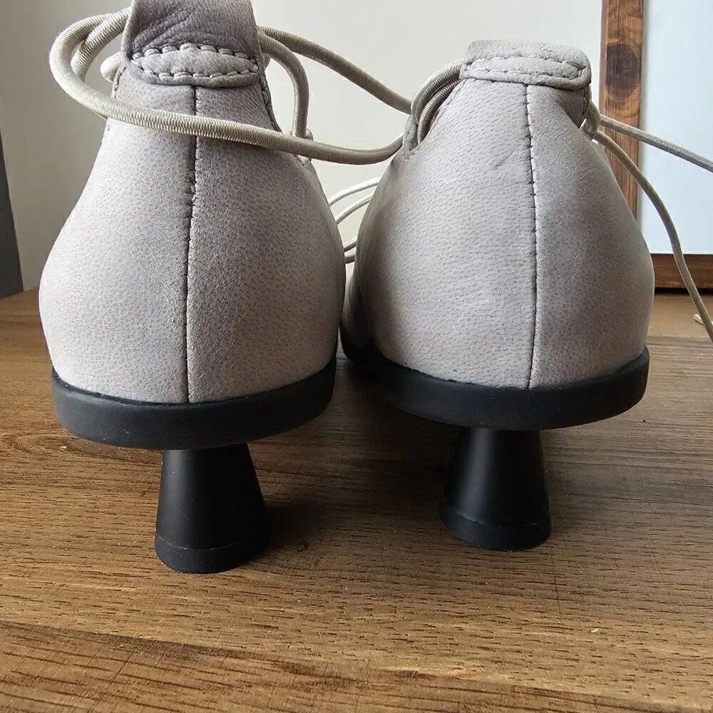 NEVER WORN NAYA POINTY LACED KITTEN HEELS SHOES GREY NUBUCK LEATHER SIZE 6 WOMEN